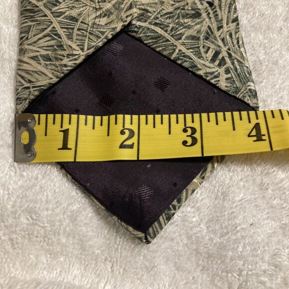 Vintage 1993 Silk Tie Endangered Species Wolves Made In United States. - Picture 5 of 7